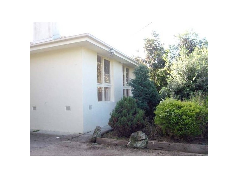 27 Tivendale Road, Officer VIC 3809