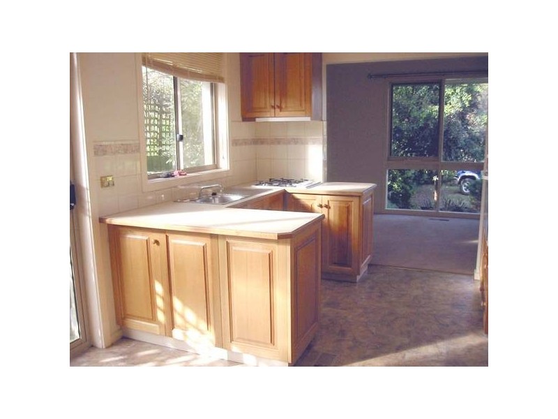 27 Tivendale Road, Officer VIC 3809