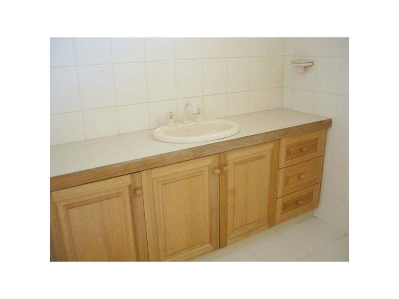 27 Tivendale Road, Officer VIC 3809