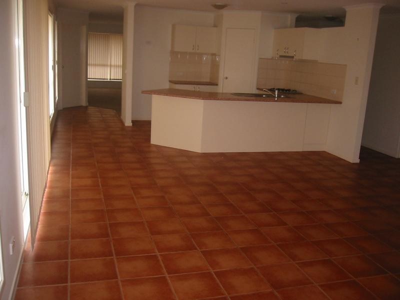 14 Hillrise Close, Narre Warren South VIC 3805