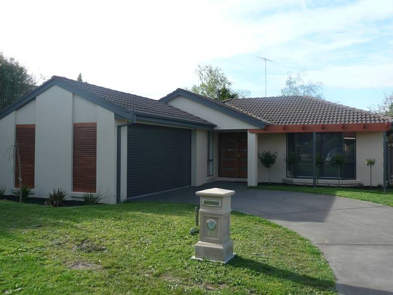 44 Yaldara Drive, Berwick VIC 3806