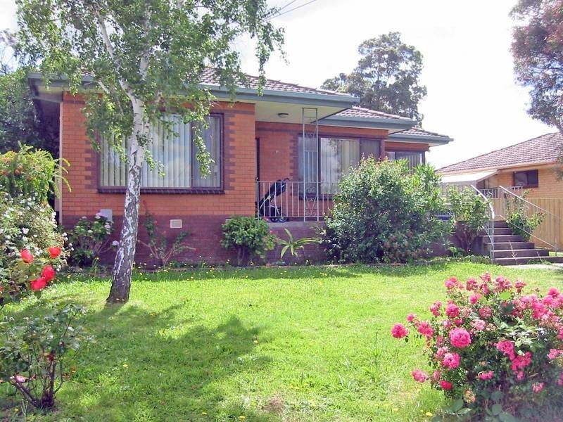 6 Meadow Wood Walk, Narre Warren VIC 3805