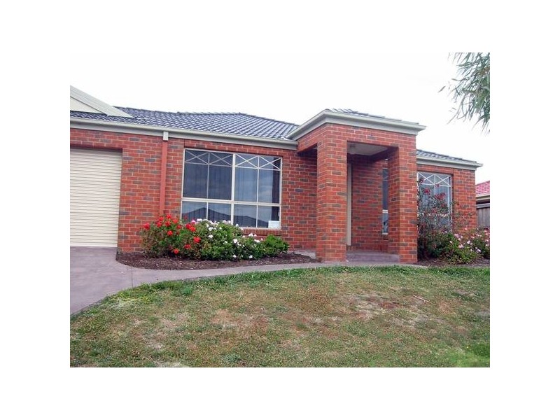 28 Eucumbene Drive, Berwick VIC 3806