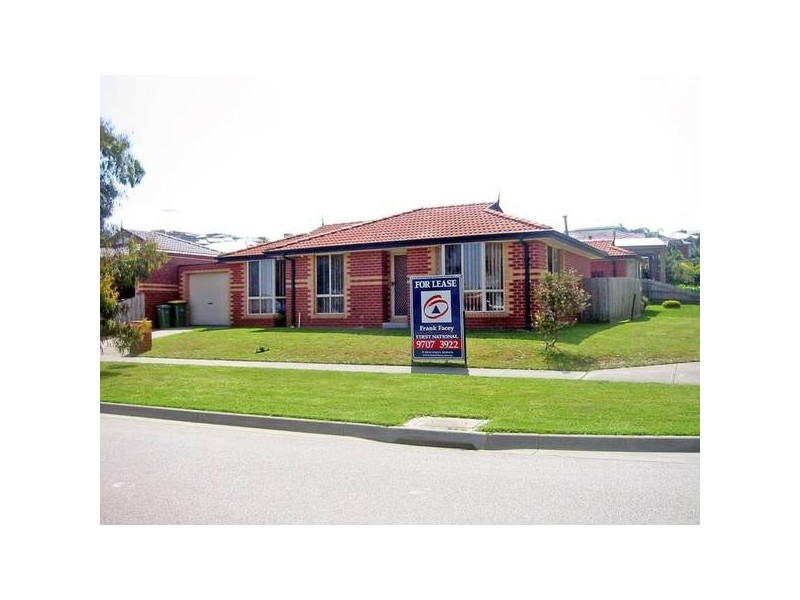 1/28 Balmoral Way, Pakenham VIC 3810