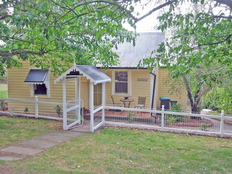10 Scotsgate Way, Berwick VIC 3806