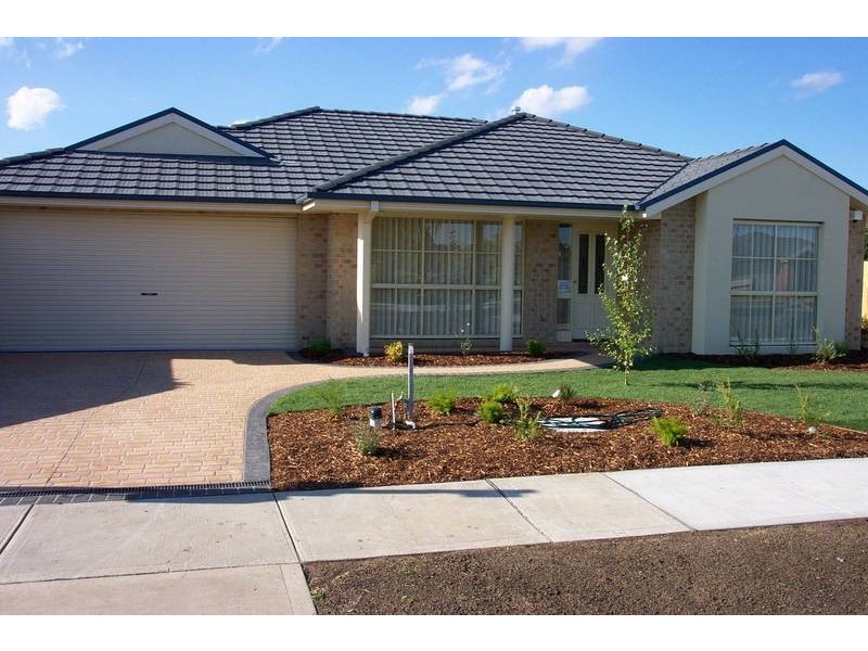 1/110 Golf Links Road, Berwick VIC 3806