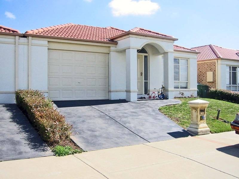 9 Wallingford Crescent, Narre Warren South VIC 3805