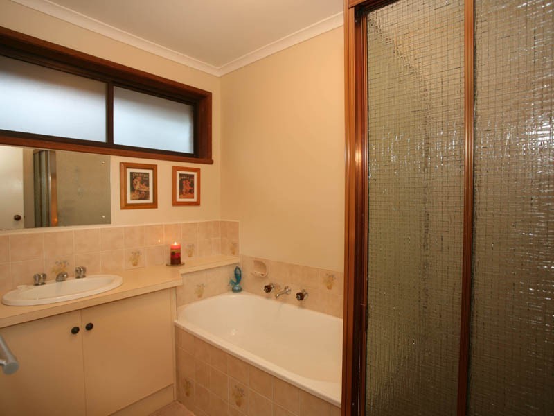 2/81 Princes Highway, Beaconsfield VIC 3807