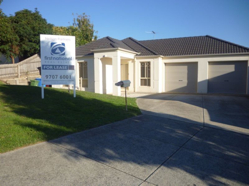 27 Turella Close, Berwick VIC 3806