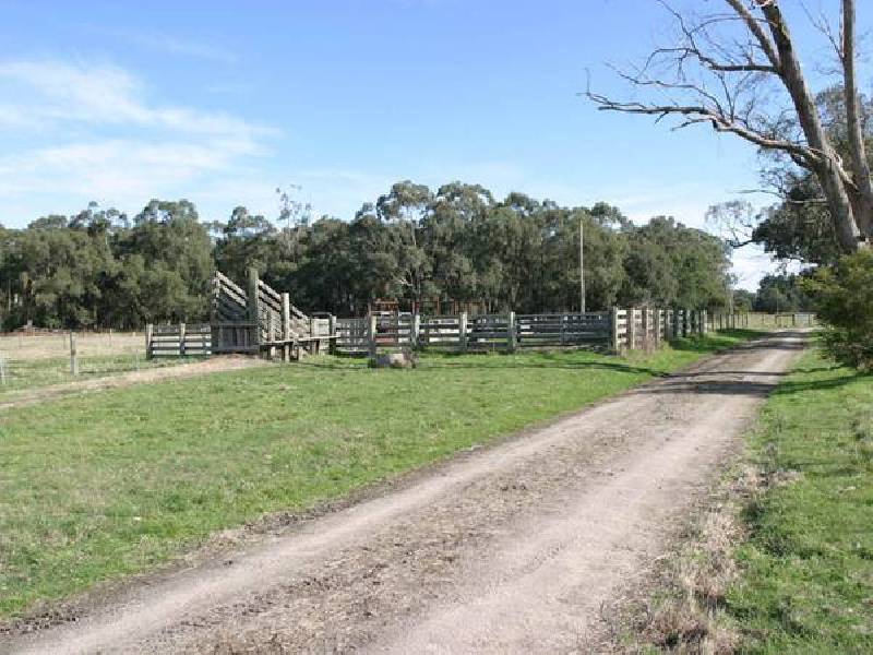 580 Ellis Road, Tonimbuk VIC 3815