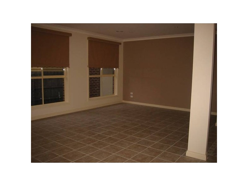 2/5 Railway Avenue, Beaconsfield VIC 3807