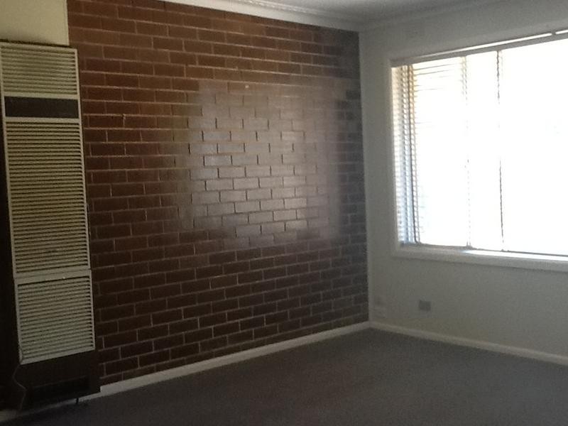 2/9 Gloucester Avenue, Berwick VIC 3806