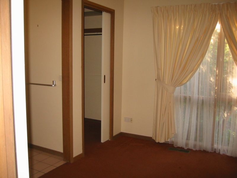 11 Royston Avenue, Berwick VIC 3806