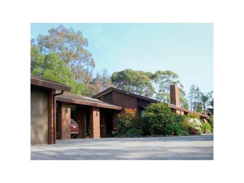 109 Bourkes Creek Road, Pakenham Upper VIC 3810