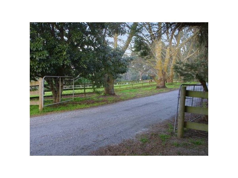 109 Bourkes Creek Road, Pakenham Upper VIC 3810