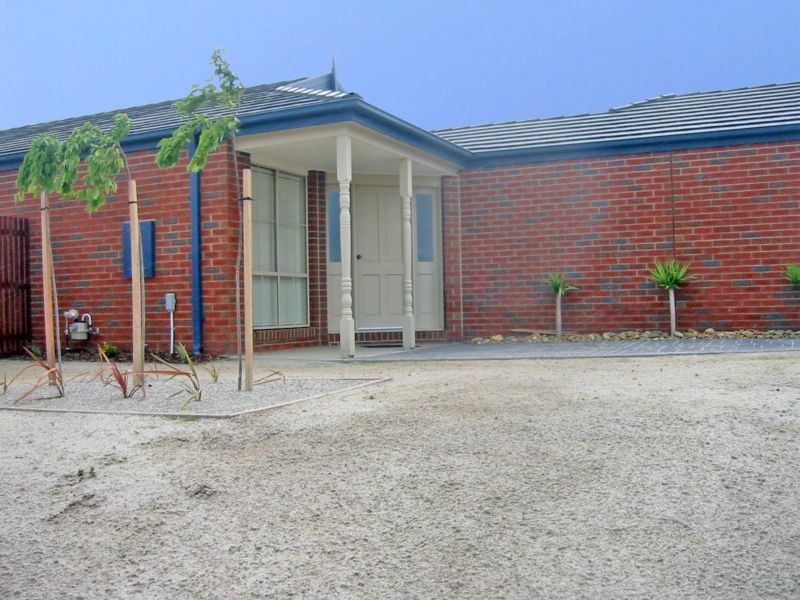 36 Von Nida Drive, Cranbourne North VIC 3977