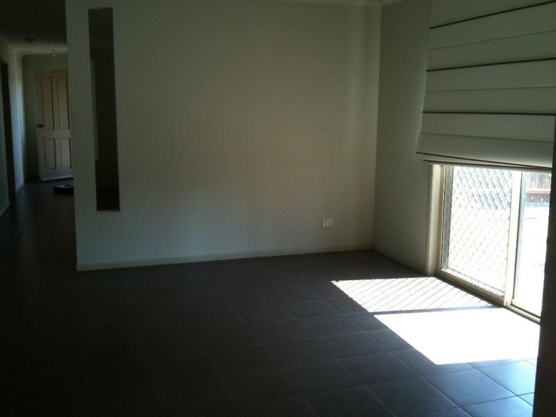 36 Von Nida Drive, Cranbourne North VIC 3977