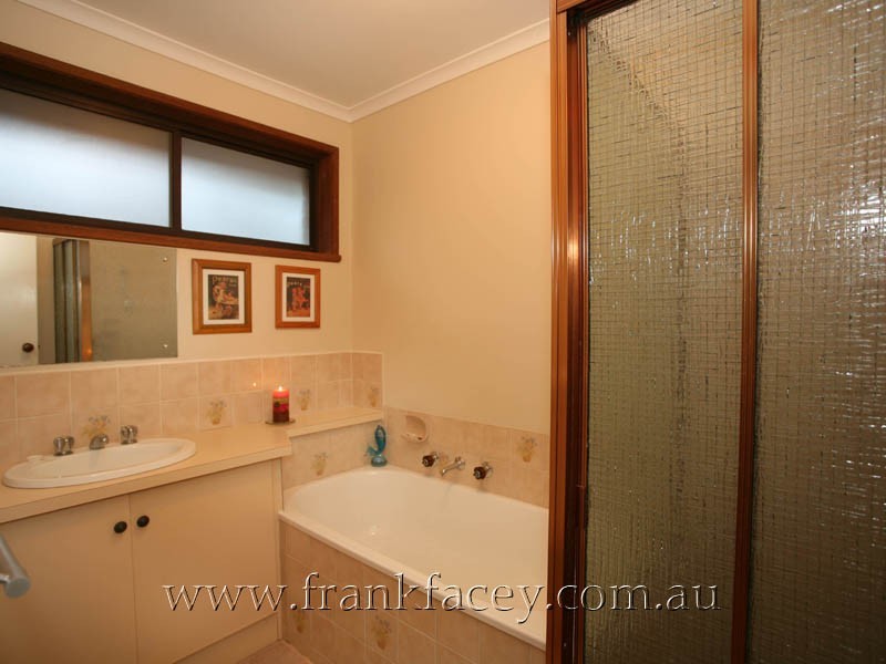 2/81 Princes Highway, Beaconsfield VIC 3807