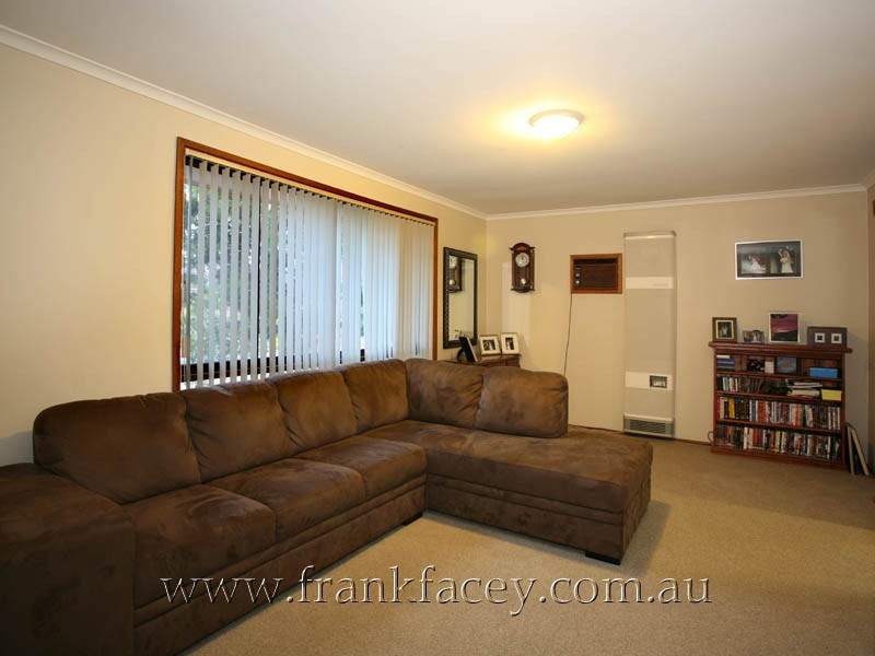 2/81 Princes Highway, Beaconsfield VIC 3807