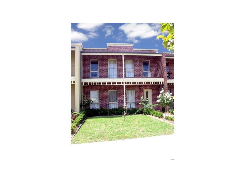 3/10 Parkhill Drive, Berwick VIC 3806