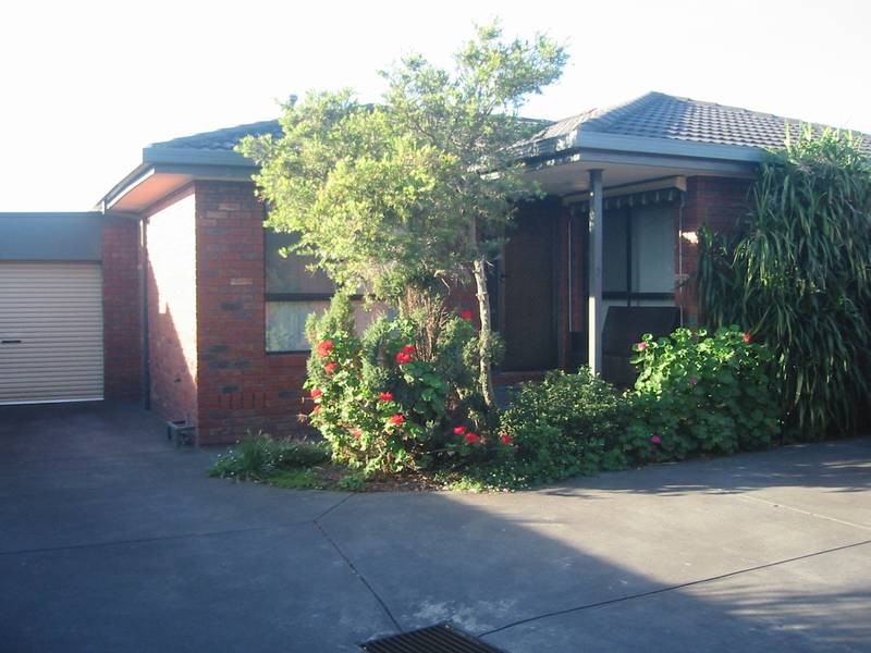 2/2 Warwickshire Court, Narre Warren VIC 3805