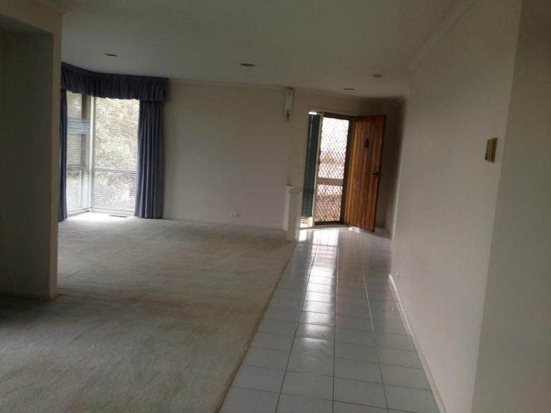 18 Rheanva Street, Berwick VIC 3806