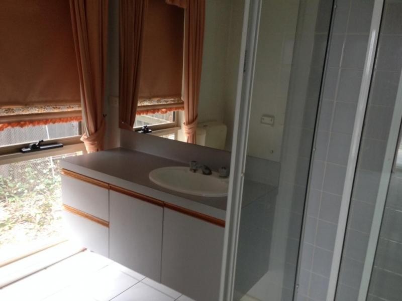 18 Rheanva Street, Berwick VIC 3806