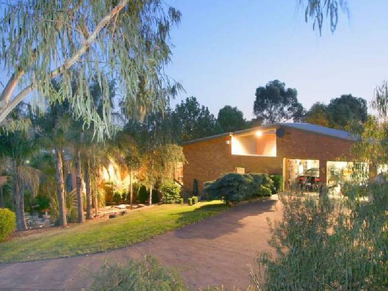 87-89 Caserta Drive, Berwick VIC 3806