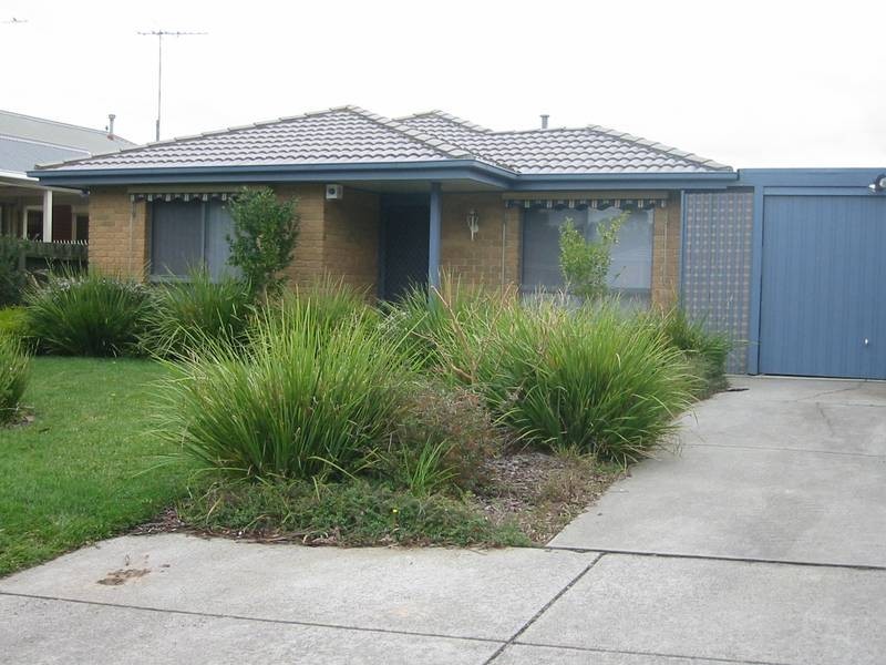 15 Emma Court, Berwick VIC 3806