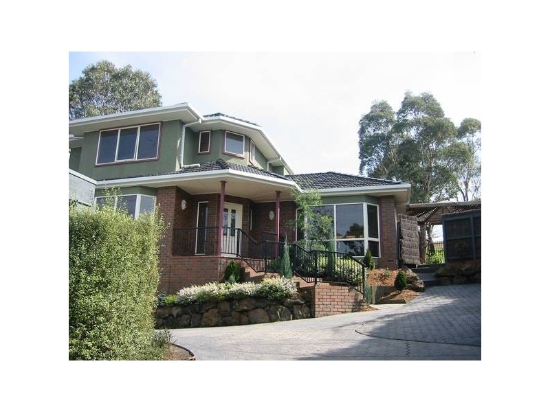 2/20 Outlook Drive, Berwick VIC 3806