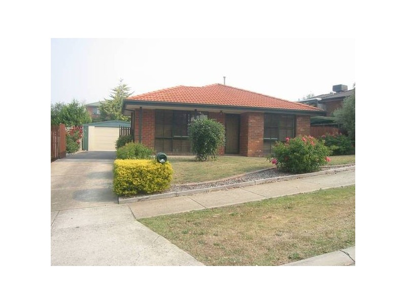 15 McGill Court, Pakenham VIC 3810