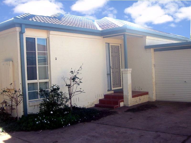 2/1 Daniher Close, Berwick VIC 3806