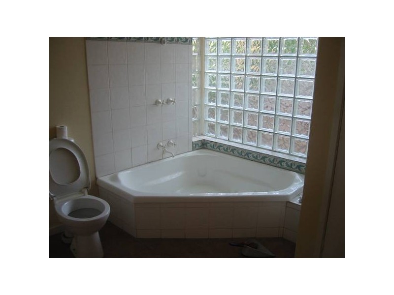 15 Selkirk Court, Berwick VIC 3806