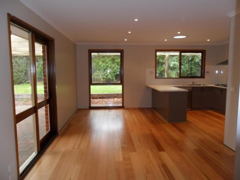 4 Hood Court, Berwick VIC 3806