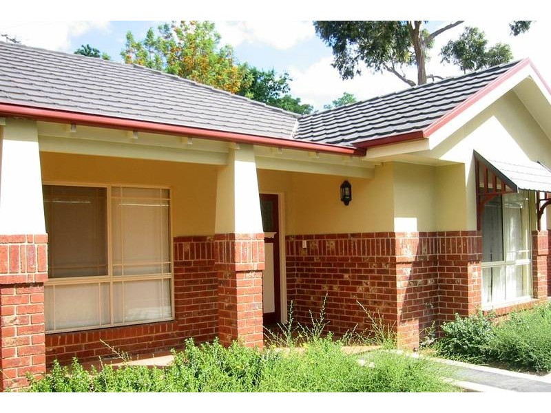 2/35 Peel Street, Berwick VIC 3806