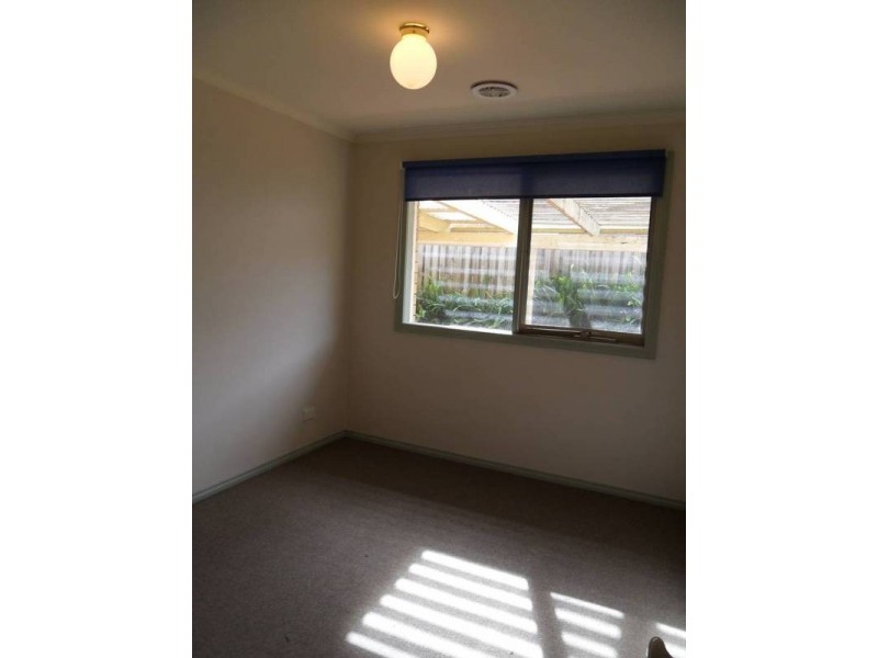 18 William Road, Berwick VIC 3806