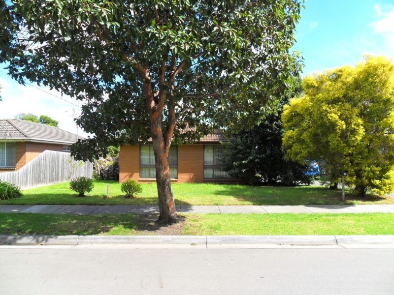 52 Clyde Road, Berwick VIC 3806
