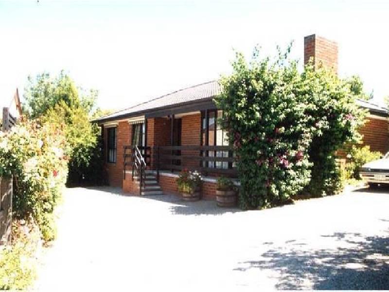 13 Howitt Court, Berwick VIC 3806