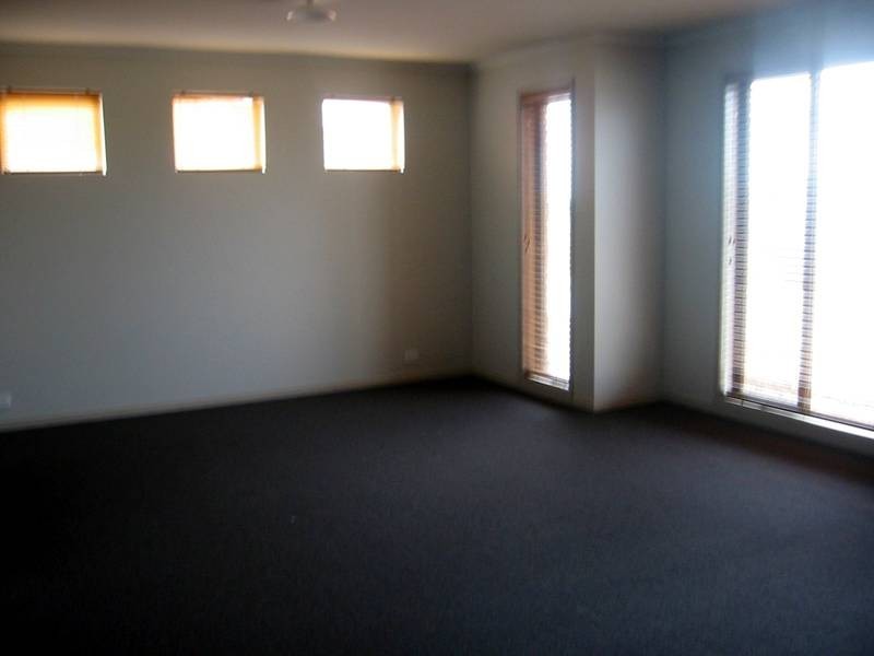 27 St Annes Crescent, Berwick VIC 3806