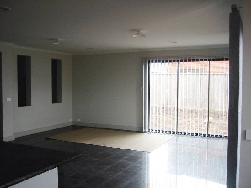 27 St Annes Crescent, Berwick VIC 3806