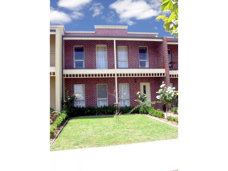 5/10 Parkhill Drive, Berwick VIC 3806