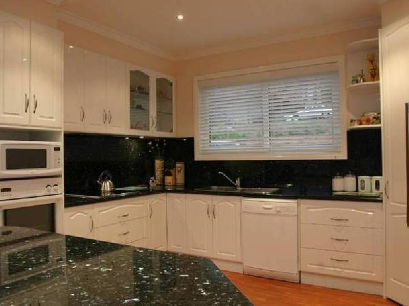 6 Valley Drive, Beaconsfield Upper VIC 3808