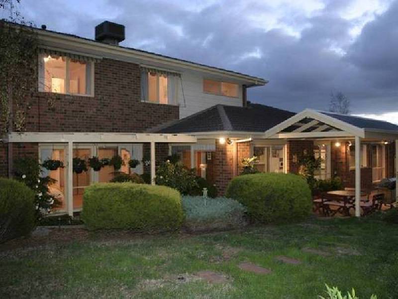 7 Jancol Court, Berwick VIC 3806