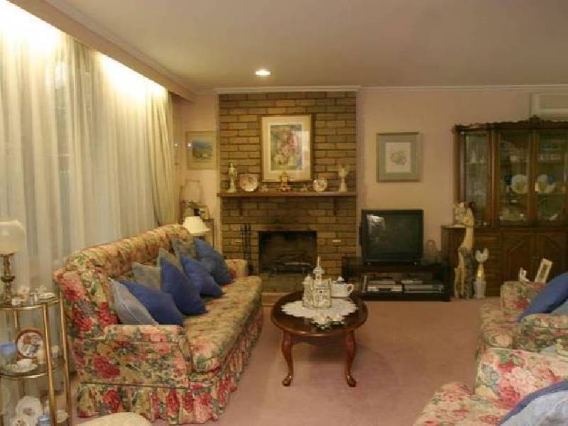 11 Harkaway Road, Berwick VIC 3806