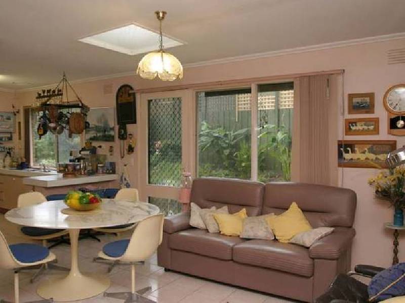 11 Harkaway Road, Berwick VIC 3806