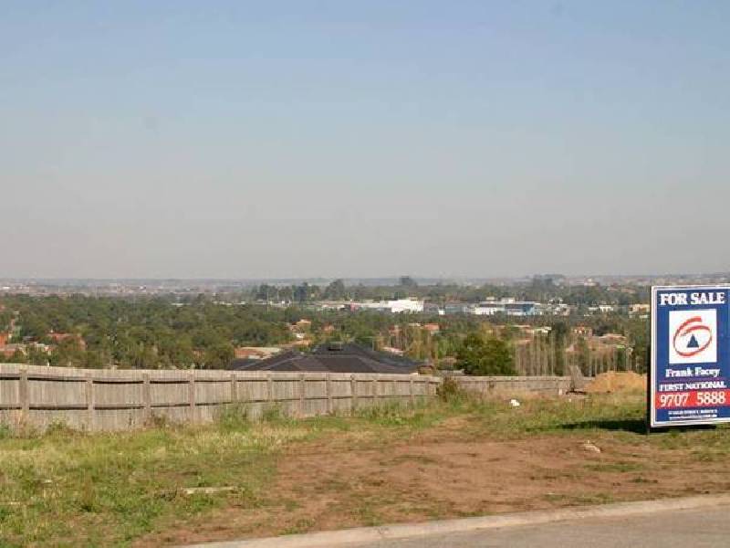 Coachwood Cres, Narre Warren VIC 3805