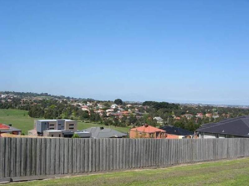 Coachwood Cres, Narre Warren VIC 3805