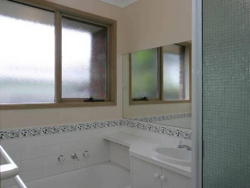 1 Marlesford Crescent, Berwick VIC 3806