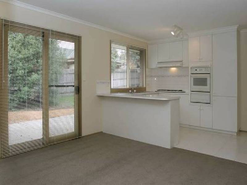 1 Marlesford Crescent, Berwick VIC 3806