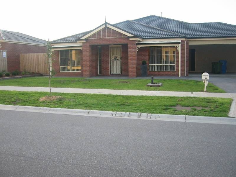 10 Tenterfield Drive, Narre Warren South VIC 3805